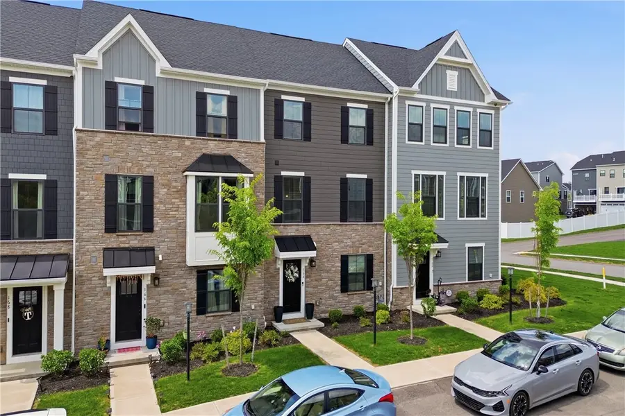 164 Marketplace Ave, Coraopolis, PA 15108 - #2