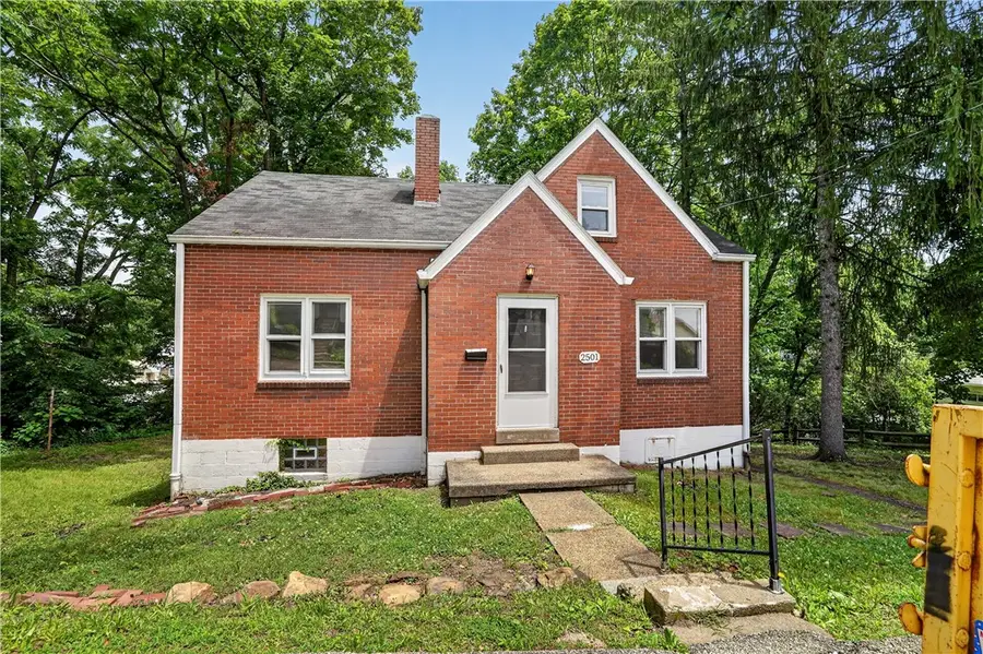 2501 Olympia St, McKeesport, PA 15132 - #3