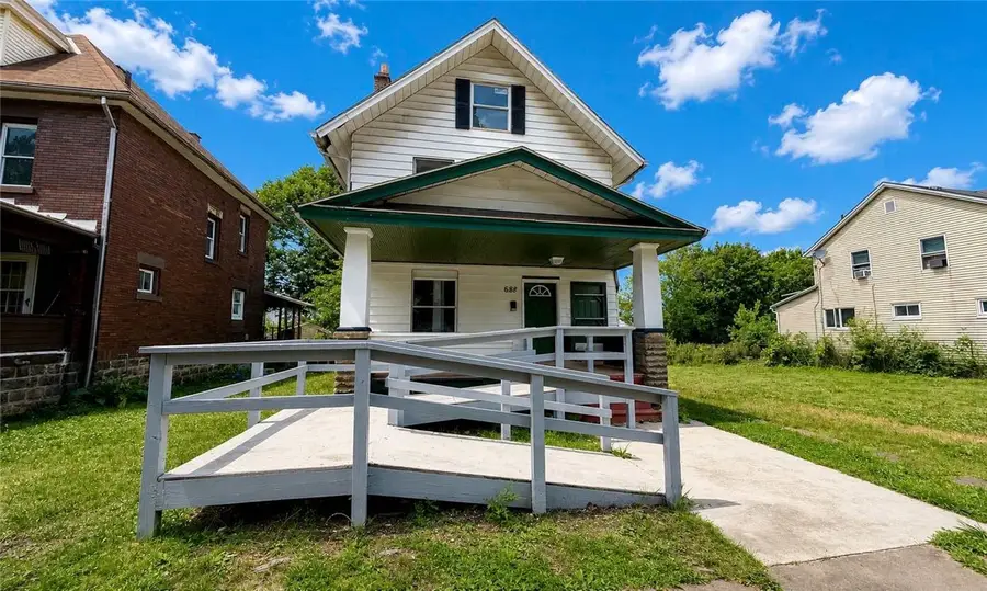 688 S Oakland Ave, Sharon, PA 16146 - #2