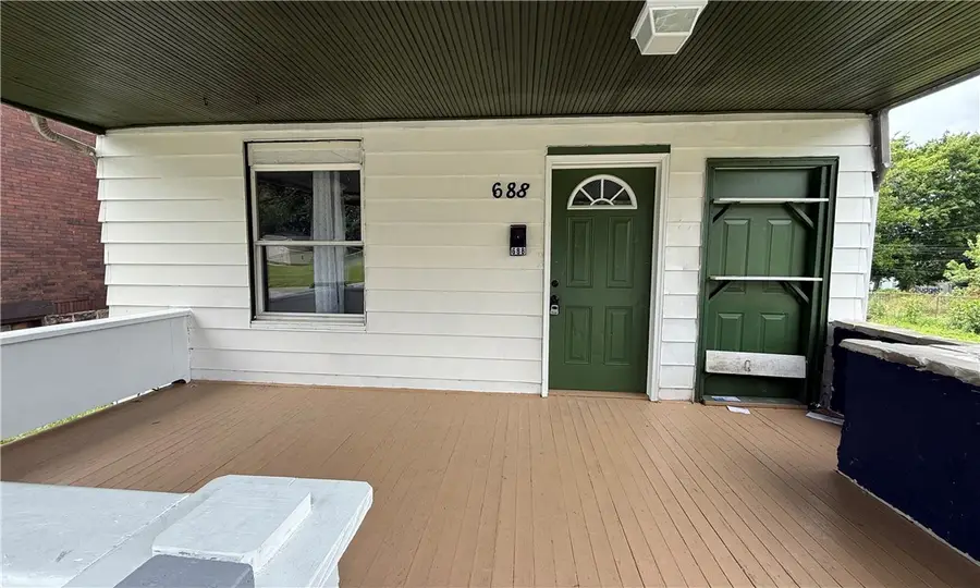 688 S Oakland Ave, Sharon, PA 16146 - #3