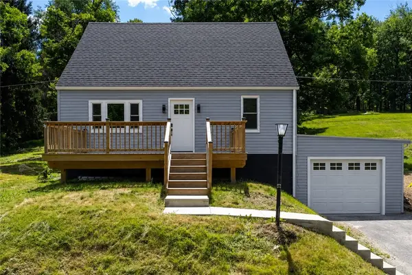985 Blackhawk Rd, Beaver Falls, PA 15010