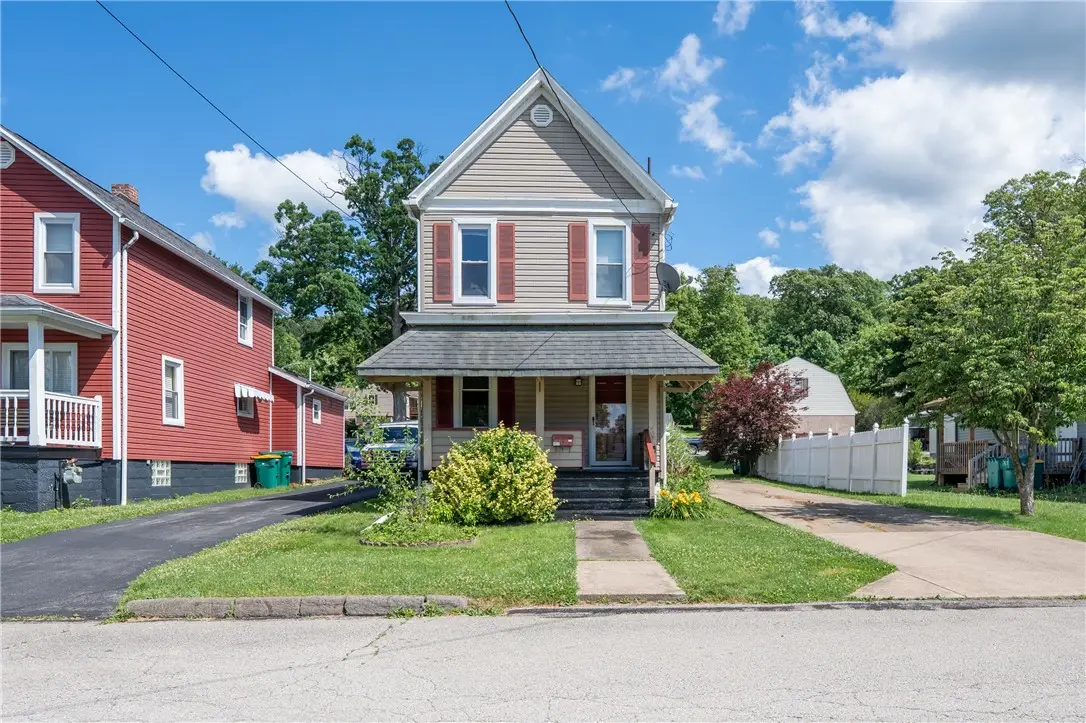 407 W 5th Ave, Derry, PA 15627 - #1