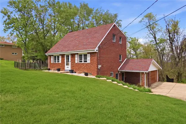 12309 Linshan Dr, Irwin, PA 15642