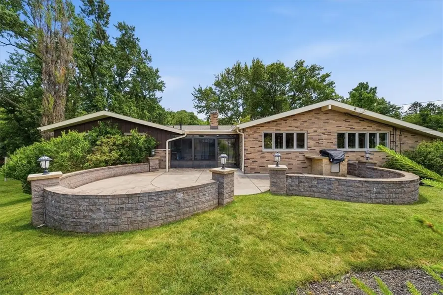 111 Doray Dr, Pittsburgh, PA 15237 - #2