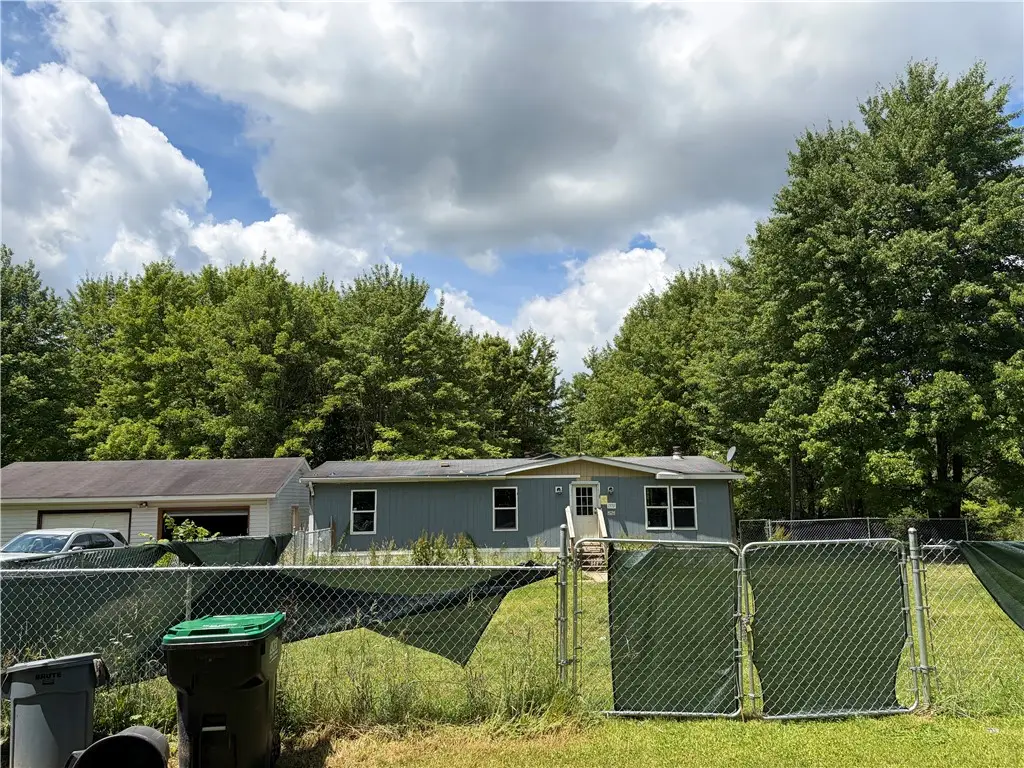 1370 Hoffman Ln, Hermitage, PA 16148 - #1