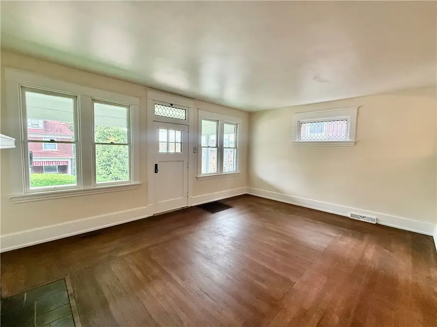 450 E Pearl St, Butler, PA 16001 - #3