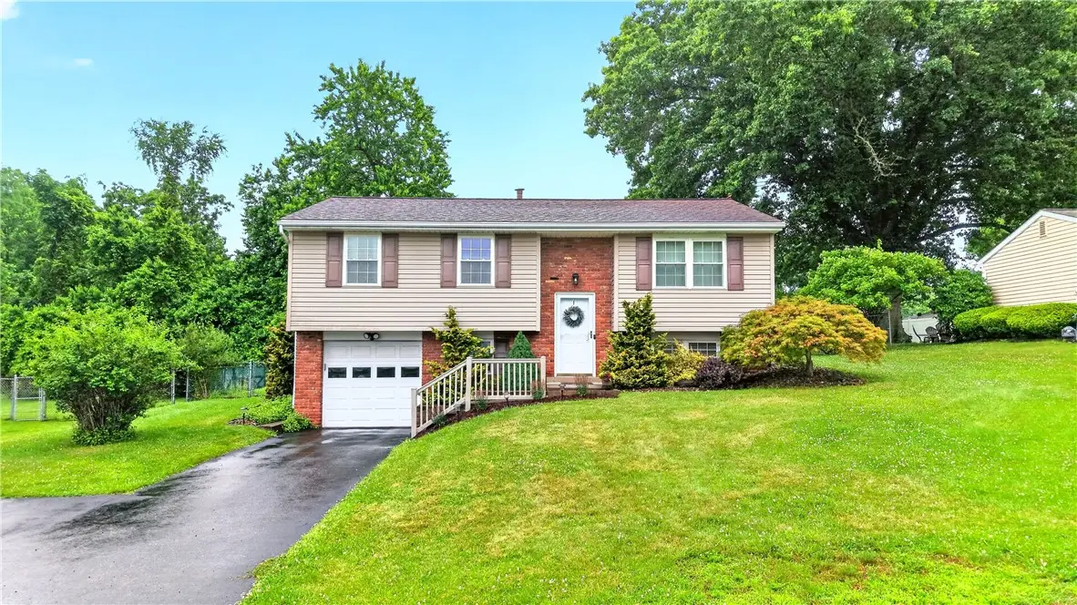 221 Navaho, Greensburg, PA 15601 - #1