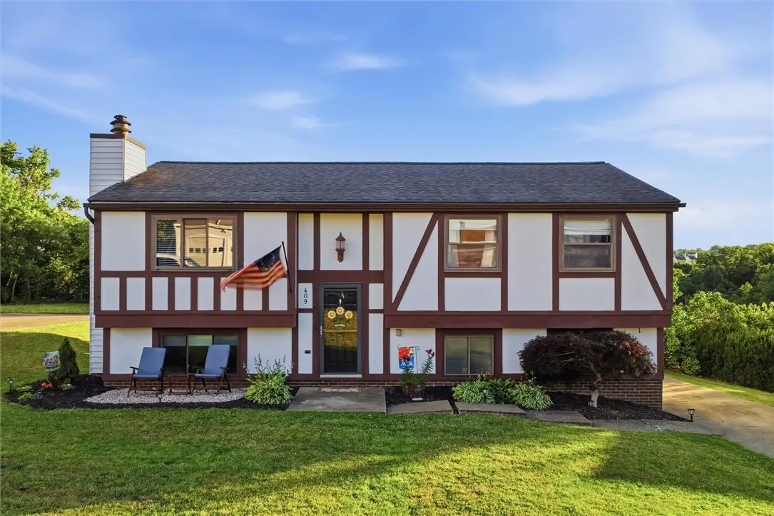 409 Scottsdale Dr, Coraopolis, PA 15108 - #1