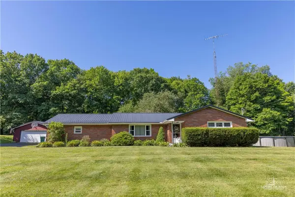 1802 Georgetown Road, Sandy Lake, PA 16145