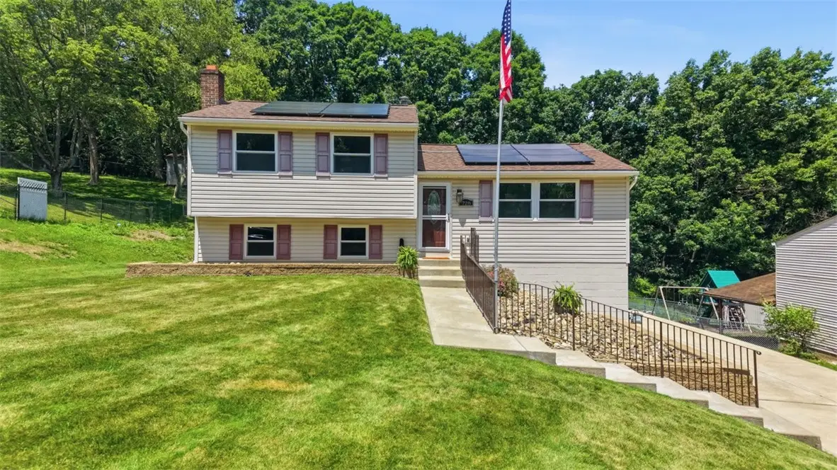 728 Skyview Dr, Cranberry, PA 16066 - #1