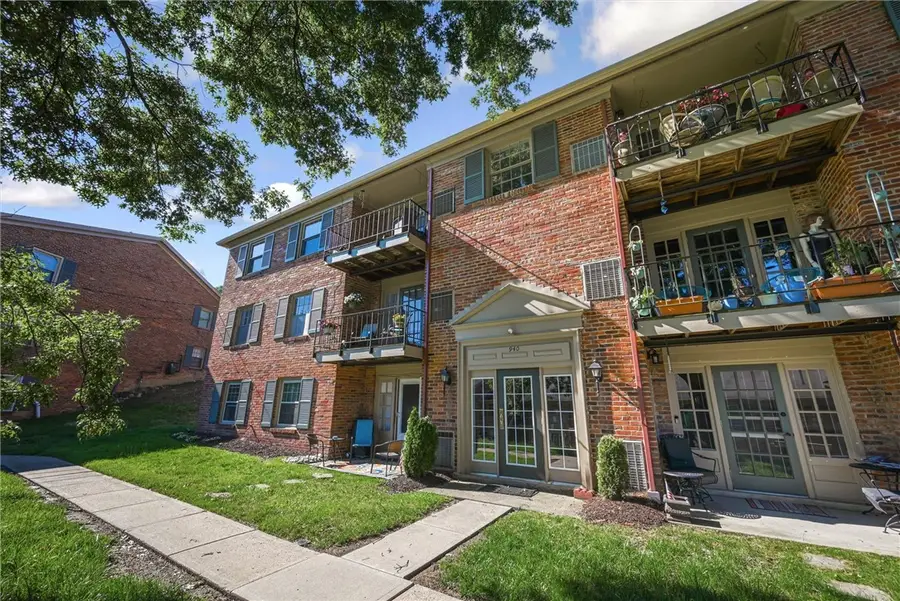 940 Margarite Dr #K, Pittsburgh, PA 15216 - #2