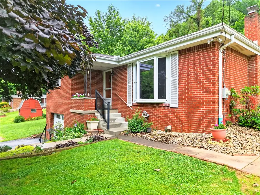 27 Barnhart Rd, Greensburg, PA 15601 - #2
