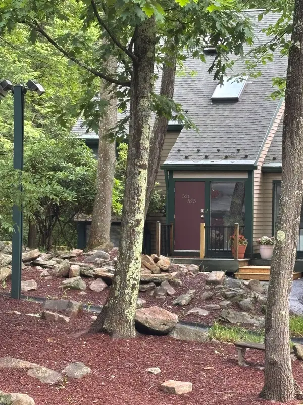 523 Laurel Pond, Farmington, PA 15437