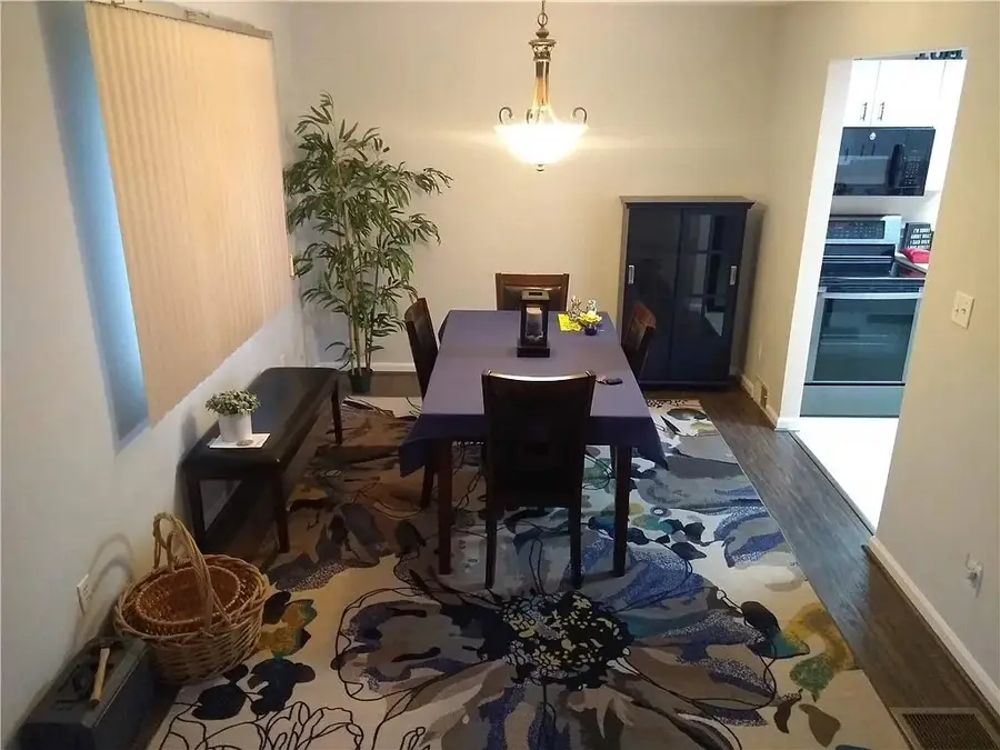 275 Huntingdon Ave, Irwin, PA 15642 - #3