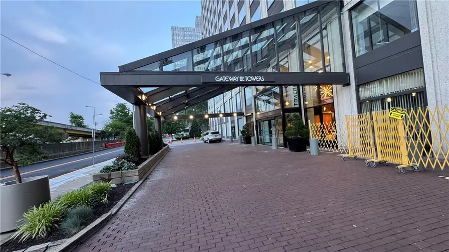 320 Fort Duquesne Blvd #19D, Pittsburgh, PA 15222 - #2