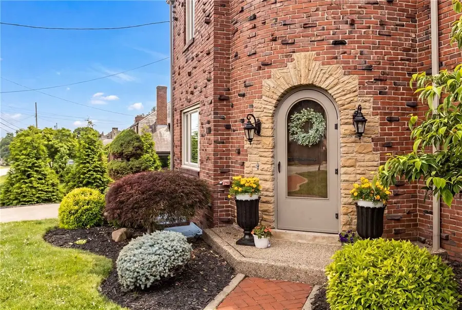 130 Crestview Dr, Pittsburgh, PA 15236 - #3