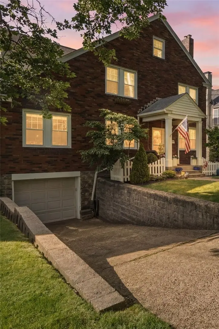 310 Morrison Dr, Pittsburgh, PA 15216 - #2