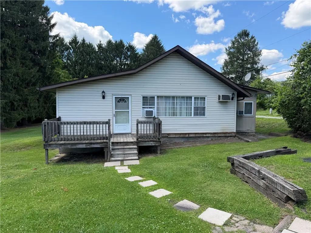 112 Schoolhouse Rd, Grindstone, PA 15442 - #1
