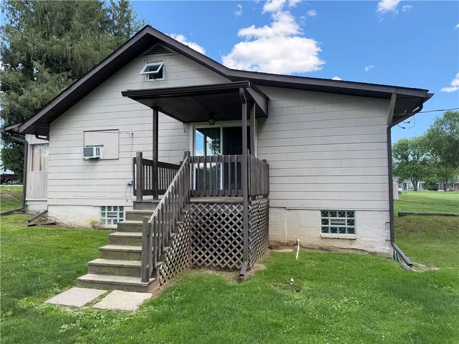 112 Schoolhouse Rd, Grindstone, PA 15442 - #3