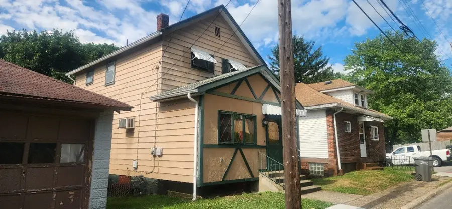 1202 Crescent Avenue, Ellwood City, PA 16117 - #2