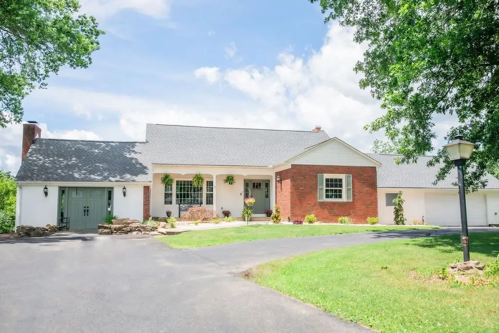 3 Coates Ln, Indiana, PA 15701 - #1