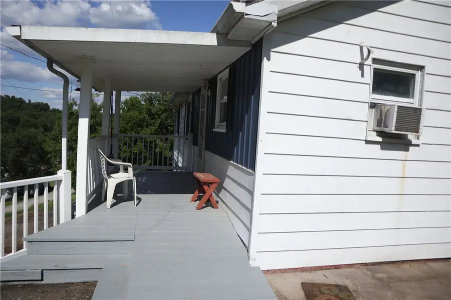 49 Walkertown Hill Rd, Daisytown, PA 15427 - #3