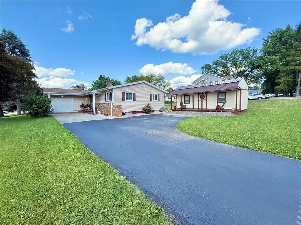 120 Clarksen Dr, New Castle, PA 16101 - #1