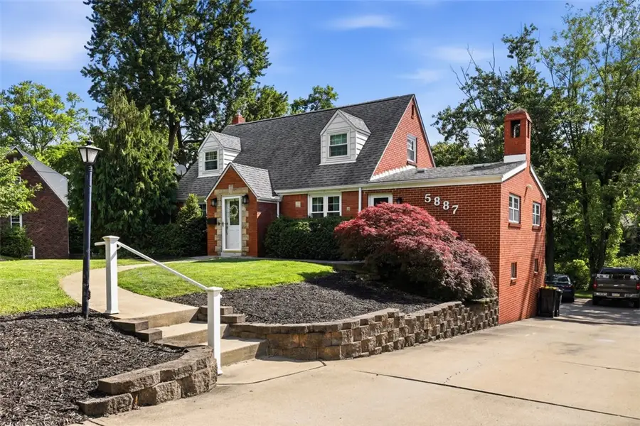5887 Wilson Dr, Bethel Park, PA 15102 - #3