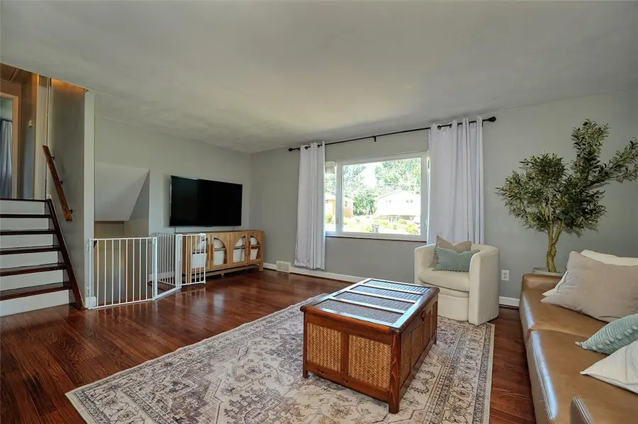 318 Smallwood Drive, Coraopolis, PA 15108 - #3