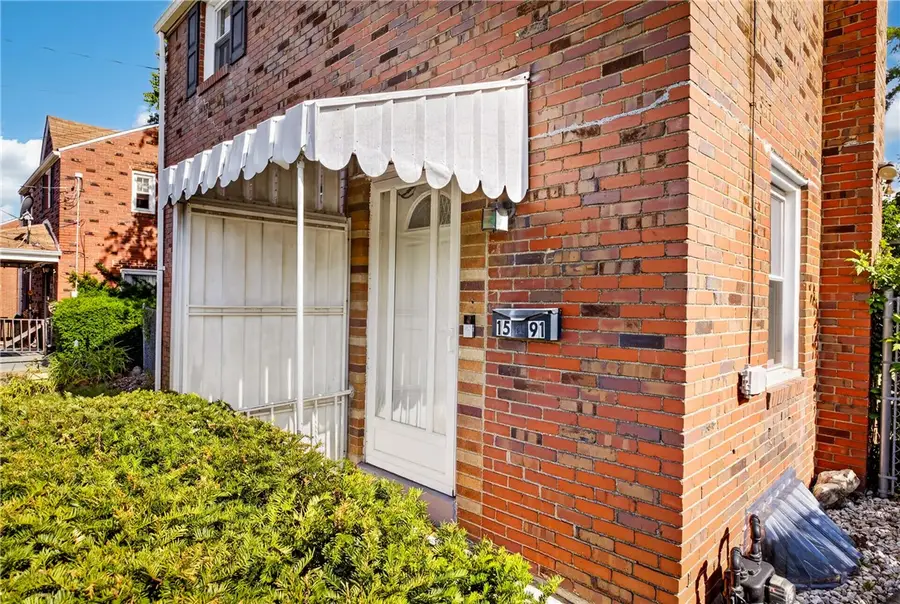 1591 Greencrest Dr, Pittsburgh, PA 15226 - #3