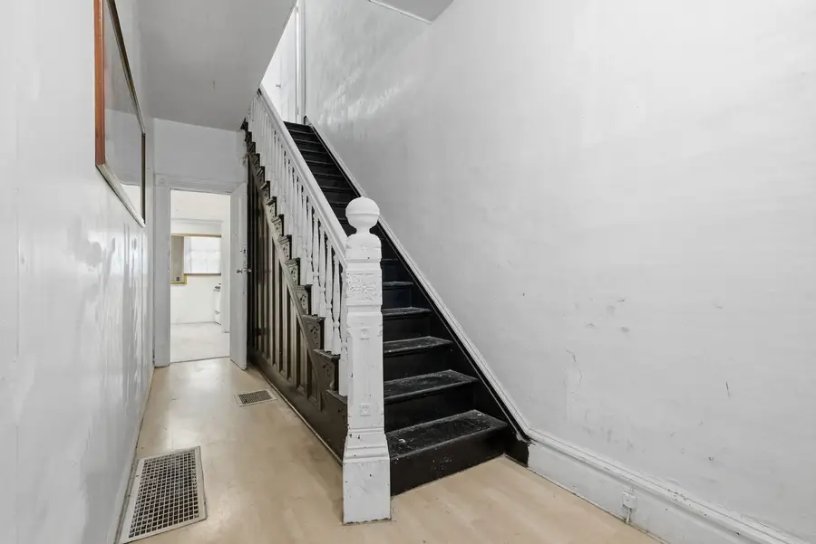3908 Winterburn Avenue, Pittsburgh, PA 15207 - #2