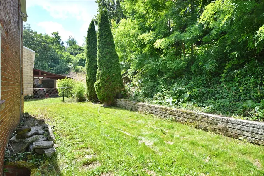 1056 Lindberg Ave, Homestead, PA 15120 - #3