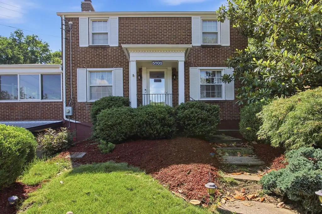 5701 Library Rd, Bethel Park, PA 15102 - #1
