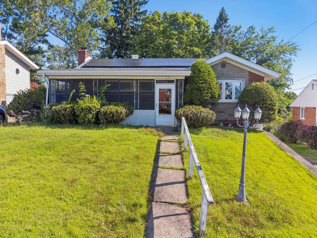 318 Dunbar Dr, Pittsburgh, PA 15235 - #1