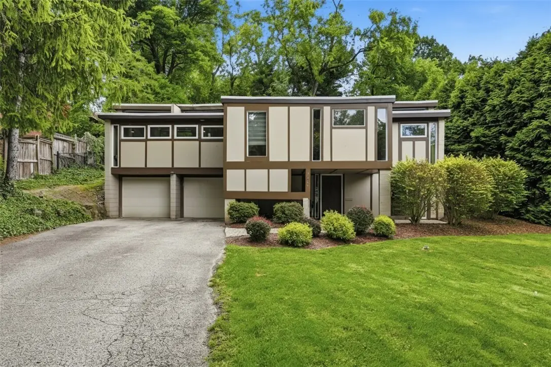 2322 Marbury Rd, Pittsburgh, PA 15221 - #1