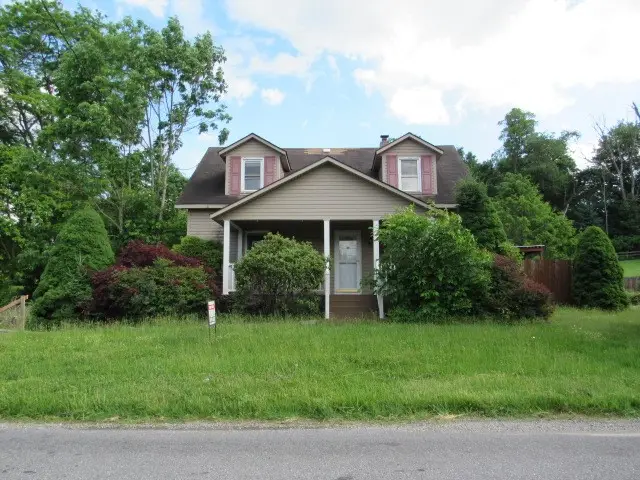 2060 Oakridge Drive, Salix, PA 15952 - #1