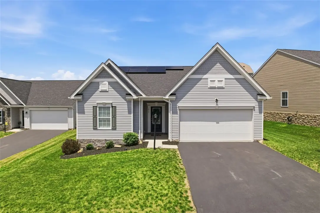 812 Curtman Ct, New Kensington, PA 15068 - #1