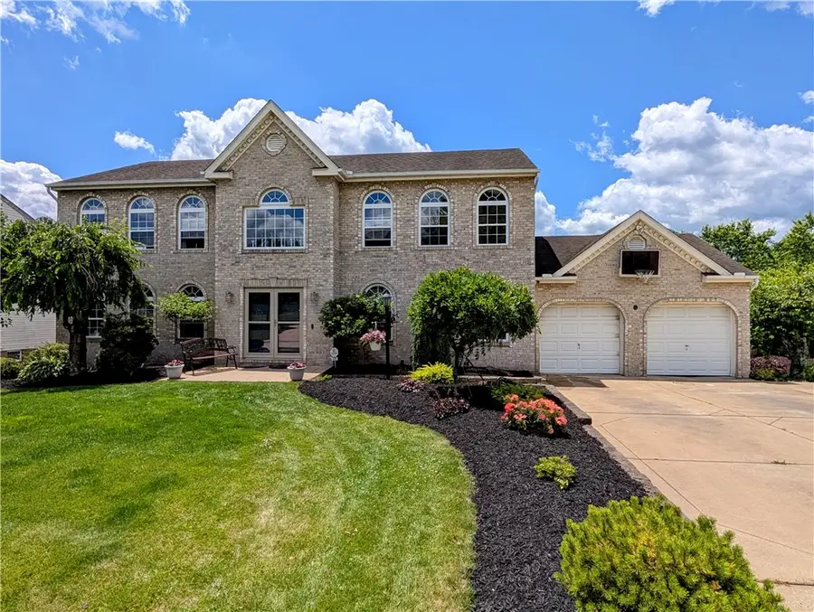 570 Peregrine Dr, Irwin, PA 15642 - #2