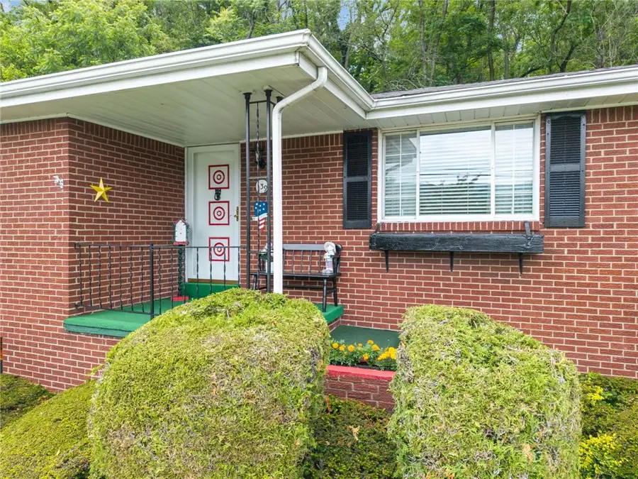 139 E Owens Ave, Derry, PA 15627 - #2