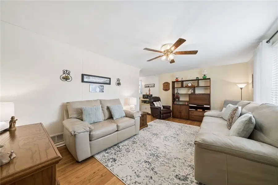 139 E Owens Ave, Derry, PA 15627 - #3