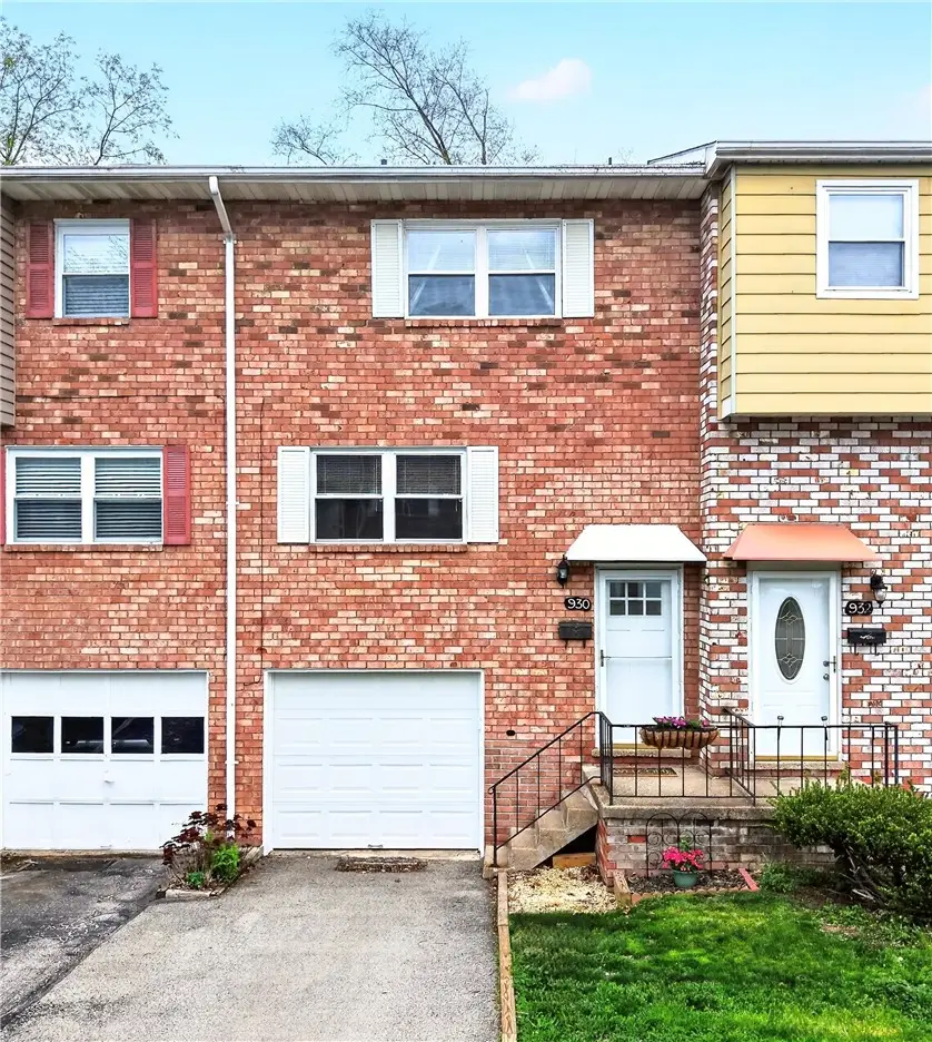 930 Academy Heights Dr, Greensburg, PA 15601 - #2