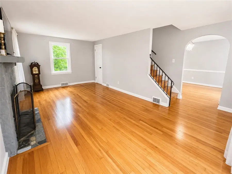 128 Sylvania Dr, Pittsburgh, PA 15236 - #3