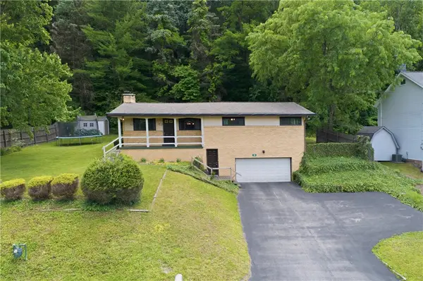 148 Dwellington Drive, Valencia, PA 16059