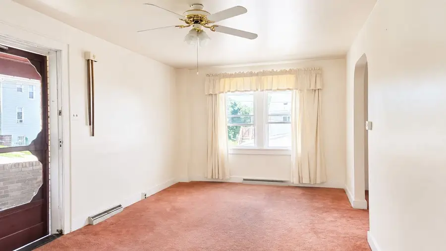 913 Hancock Avenue, Vandergrift, PA 15690 - #3