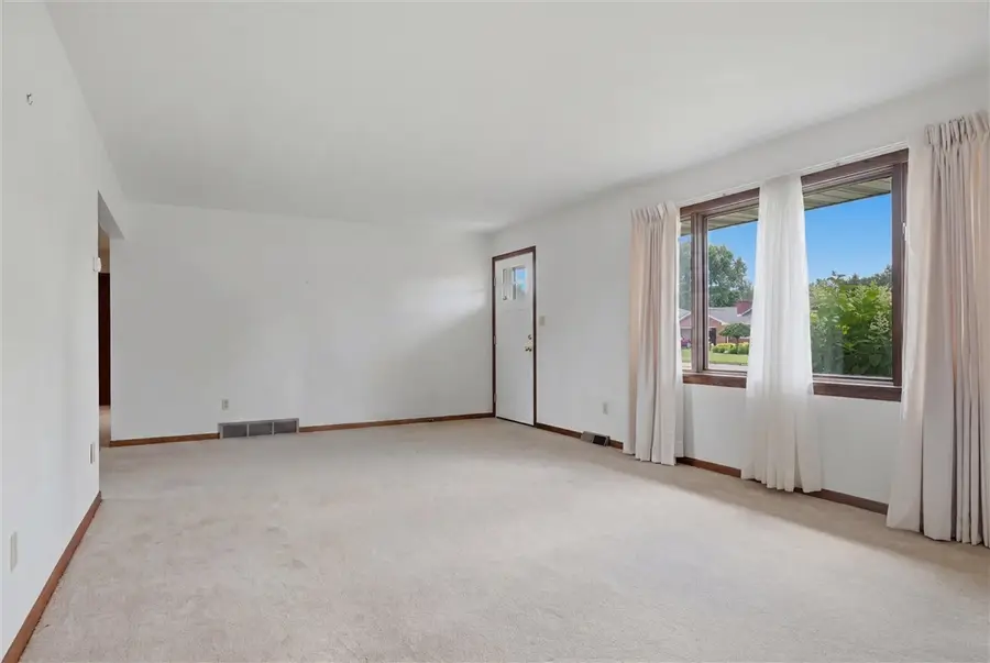 180 Koehler Dr, Sharpsville, PA 16150 - #3