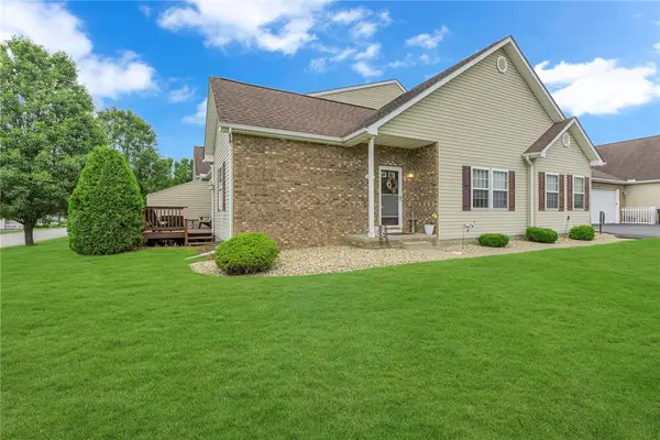 106 Clearwater Drive, Ellwood City, PA 16117
