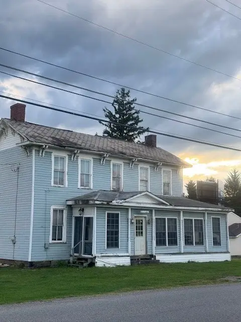 110 Kriess Rd, Butler, PA 16001