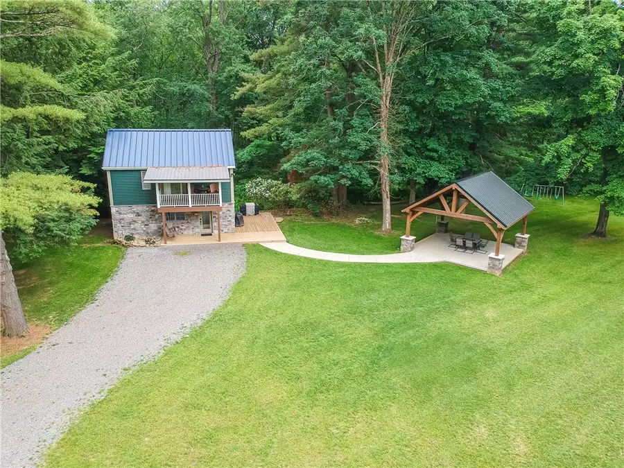 482 Shadyrest Rd, Ellwood City, PA 16117 - #2