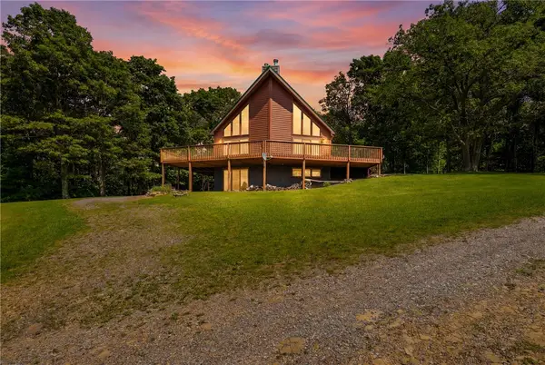 266 Walkabout Rd, Somerset, PA 15501