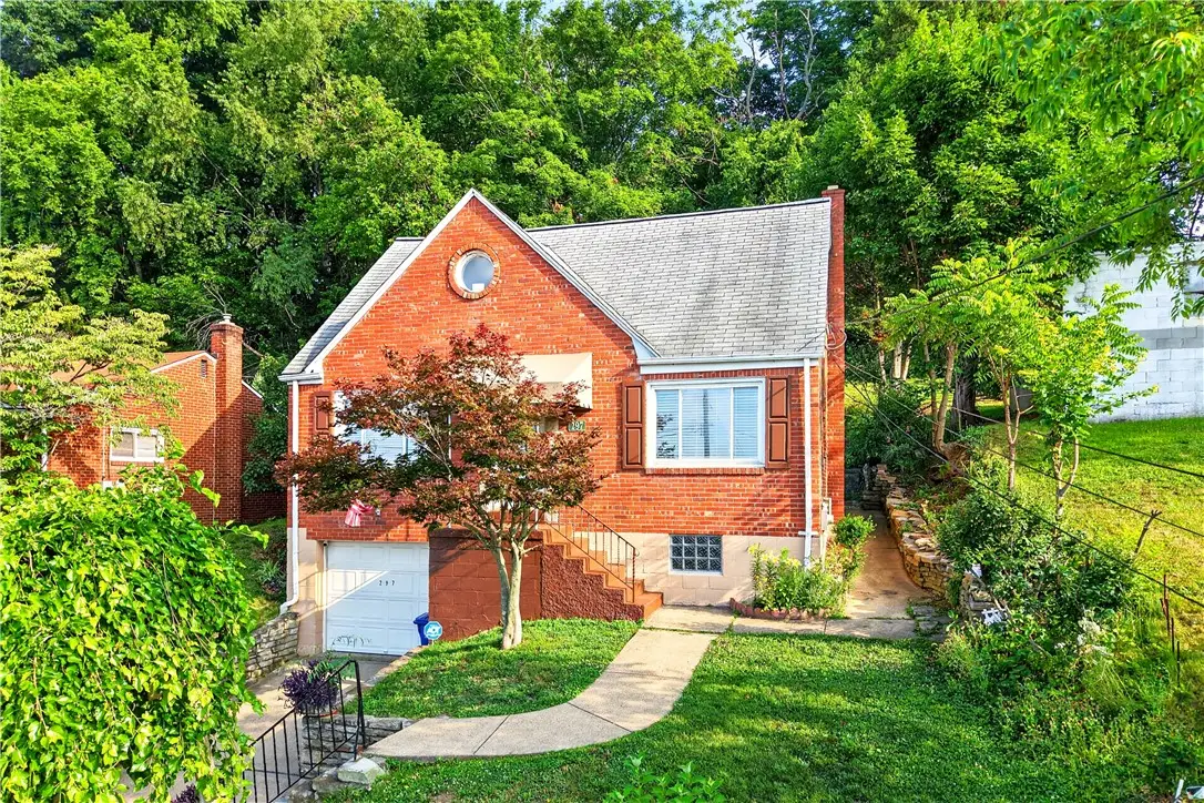 297 Patterson Ave, Bridgeville, PA 15017 - #1